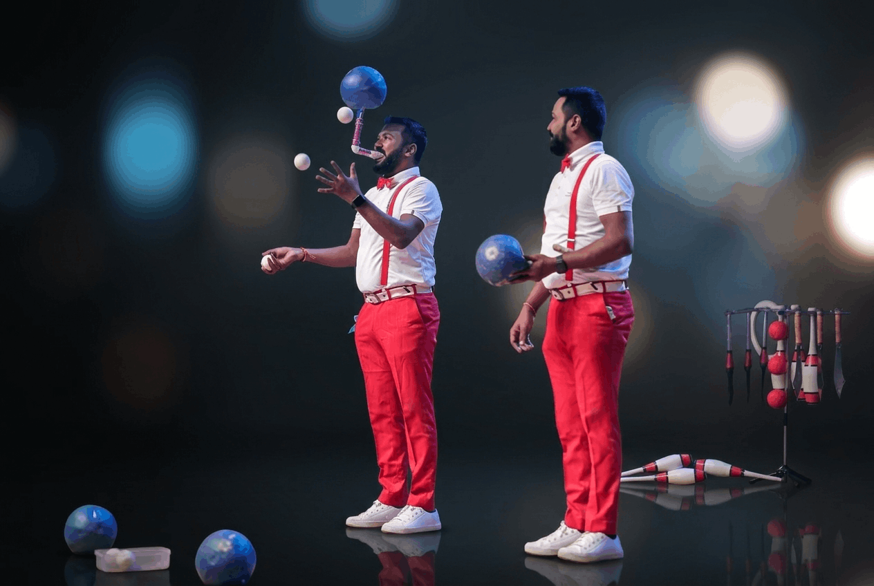 Twin Jugglers performance photograph 11